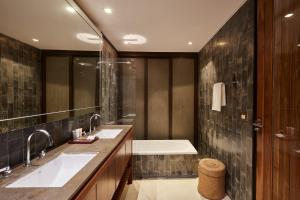 Phòng Suite (Suite Room)