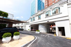 Connecting Family Rooms with Karaoke Facilities(Check-in after 15:00)