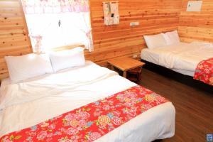 Phòng 4 người Nhìn ra cảnh Núi non (Quadruple Room with Mountain View)
