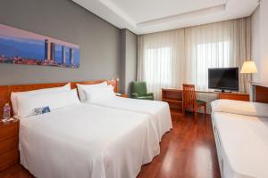 Triple Room room in Hotel Madrid Chamartín Managed by Meliá Hotels International