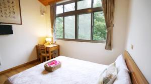 Phòng đôi có phòng tắm chung (Double Room with shared bathroom room)