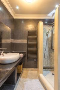 Villa room in Riad privé luxe au coeur de la Kasbah+ Hammam