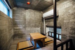Phòng Giường Đôi Nhìn Ra Hồ Bơi (Double Room with Pool View)