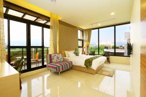 Phòng Deluxe Giường Đôi Có Ban Công (Deluxe Double Room with Balcony)