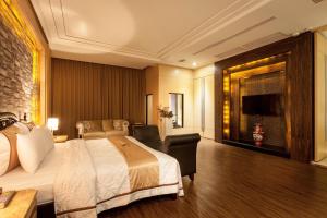 Phòng Có Giường Cỡ Queen Và Bồn Tắm Spa (Queen Room with Spa Bath)