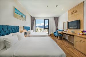 Phòng Deluxe 2 Giường Đơn Nhìn Ra Thành Phố (Deluxe Twin Room with City View)