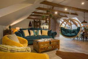Penthouse Apartment room in Old Town Boho-Chic Attic with Hanging Chair