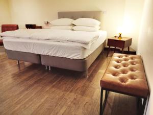 Phòng Giường Đôi Có Ban Công (Double Room with Balcony)