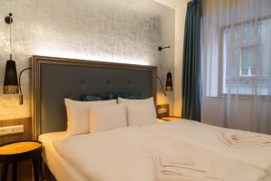 Deluxe Double or Twin Room with City View room in Hotel Memories Budapest