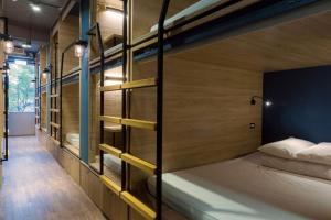 Phòng Giường Đôi Kiểu Khoang Ngủ - Phòng Ngủ Tập Thể Cho Cả Nam Và Nữ (Capsule Double Room - Mixed Dormitory Room)