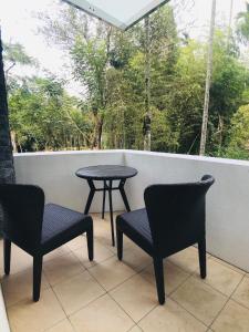 Phòng 2 Giường Đơn Nhìn Ra Núi (Twin Room with Mountain View)
