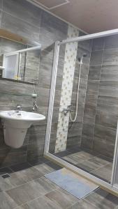 Phòng Đôi hoặc 2 giường đơn Lớn (Large Double or Twin Room)