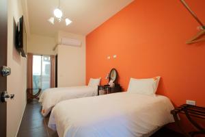 Phòng 2 giường đơn có ban công (Twin Room with Balcony)