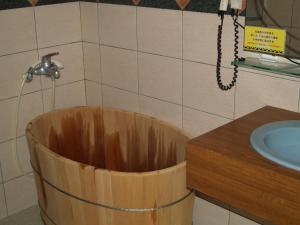 Phòng 2 Giường Đơn Với Phòng Tắm Riêng (Twin Room with Private Bathroom)