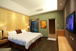 Phòng Deluxe Giường Đôi Có Ban Công (Deluxe Double Room with Balcony)