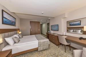 Standard Single Room room in Land Park Hotel