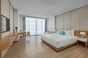 Premier City View Double Room with Balcony