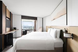 Horizon Club Deluxe King Room