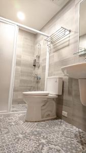 Căn Hộ Có Vòi Sen (Apartment with Shower)