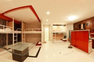 Giường Tầng Trong Phòng Ngủ Tập Thể Cho Nam (Bunk Bed in Male Dormitory Room )