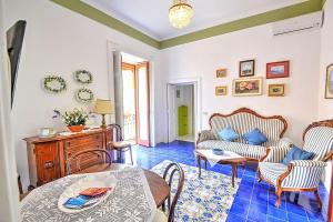 Apartment room in Amalfi Apartment Sleeps 4 Air Con WiFi