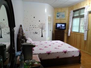 Phòng Giường Đôi Nhìn Ra Núi (Double Room with Mountain View)