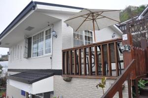 Phòng Gia đình nhìn ra Núi (Family Room with Mountain View)
