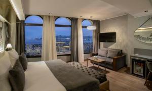 Executive Suite Room With Sea View room in The Wings Hotel Istanbul