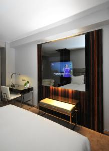 Deluxe Double or Twin Room With Extra Bed room in Altis Grand Hotel