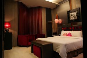 Phòng Có Giường Cỡ Queen Và Bồn Tắm Spa (Queen Room with Spa Bath)