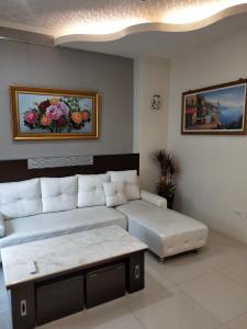 Nhà 2 Phòng Ngủ (Two-Bedroom House)