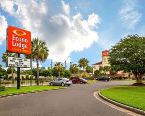 Econo Lodge Inn & Suites Beaumont in Beaumont
