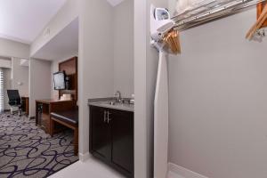 Comfort Inn & Suites Frisco - image 1