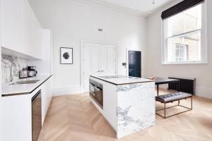 Two-Bedroom Suite room in Sonder at Covent Garden Rose Street