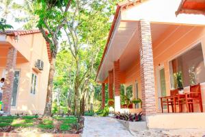 Bungalow Gia đình Nhìn ra Vườn (Bungalow Family Garden View)
