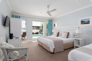 Double with Pool View (3 Adults) room in 61 on Camps Bay