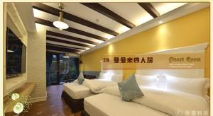 Phòng 4 người có phòng tắm (Quadruple Room with Bathroom)
