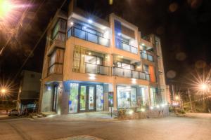 Double Room, 1 King Bed, Non Smoking (201) (double room, 1 king bed, non smoking (201))
