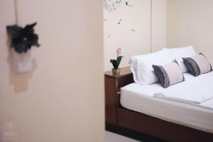 Private King Bed with Private Bathroom (No Window)