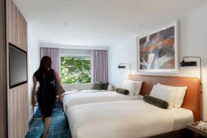 Standard Room with Two Single Beds room in Novotel Sydney Darling Square