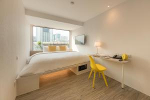 King Room with City View  room in YELLO ROOMS Victory Monument