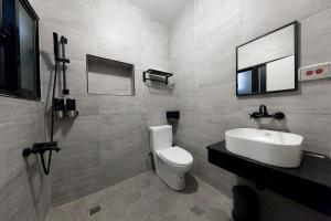Exquisite 4 người (Exquisite Quad)