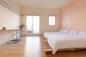 Phòng gia đình với phòng tắm riêng. (Family Room with Private Bathroom)