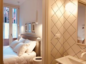 Deluxe Double or Twin Room with Balcony room in San Marco Design Suites