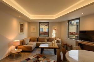 Deluxe Apartment room in Fos Residential Apartments