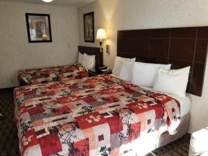 Double Room - Disability Access room in Sunburst Spa & Suites Motel