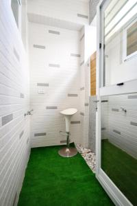 Phòng Tiêu chuẩn Giường Đôi với Ban công (Standard Double Room with Balcony)