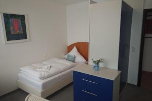 Einzelzimmer Standard room in Atelierhaus Budget Hotel