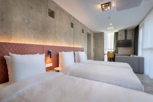 Luxury Triple Room room in Hotel New Kit