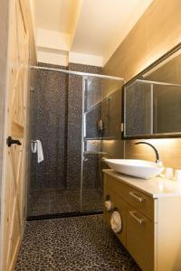 Phòng Giường Đôi Lớn (Large Double Room)